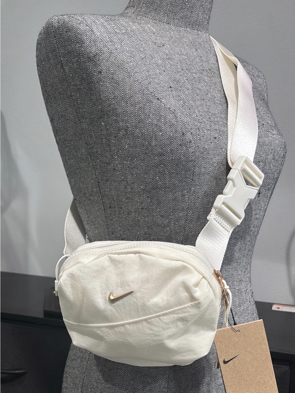 Nike Women's Cream Crossbody Belt Bag - NWT!!